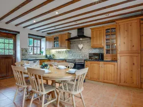 Luccombe Barn - Image 2