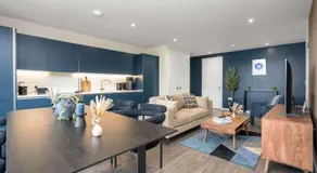 The Mancunian Blue - Manchester Luxury 2-Bed Corner Apartment - Image 3