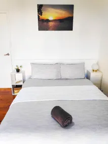 Glenfield Stylish 4 Rooms - 1Master + 3Queen Rooms - Image 4