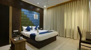 Hotel Decent - Image 2