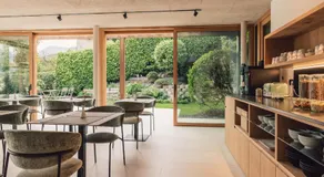 Pomella's Guesthouse - Image 2