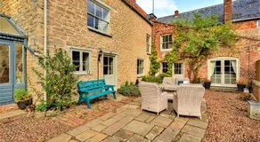 Islip Mill House - Luxury Riverside Home - Image 4