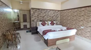 Tuskers Den Forest Resort - Image 5