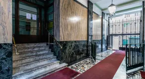 Milan Central, 8th Floor Penthouse with Skyline View - Image 3