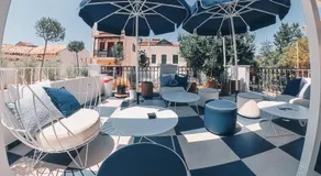 BLUE LUXURY SUITES - Image 4