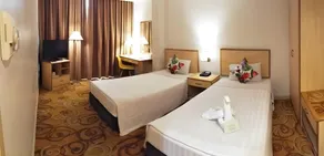 The Orchid Hotel - Image 4