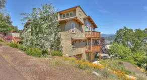Hutson's Hideaway apts - Image 4