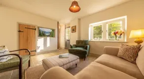 Hensill Farmhouse - Image 2