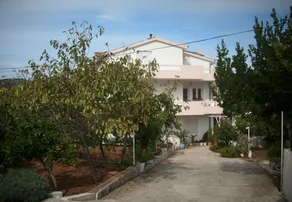 Apartment Slaven A3 Vinisce, Riviera Trogir - Image 2