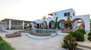 Beachfront Villa Crystalia - Image 5