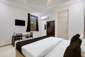 Super Townhouse Geeta Nagar Metro Station Formerly Hotel Opal - Image 4