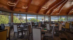 Distinction Luxmore Hotel - Image 2