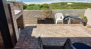 The Sparrow's Nest Beach-Front Self-catering - Image 5