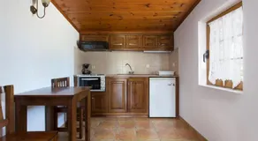 Georgia's Houses (Melitzanakia) - Image 5
