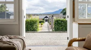 Linnaeus Farm, Berry - by Linnaeus Collection - Image 4
