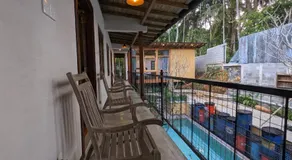 Barren House - Image 5