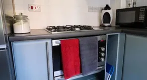Cheerful Queens Quarters Boutique Rooms - Image 4