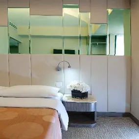 Silka Hotel, Hong Kong - Image 2