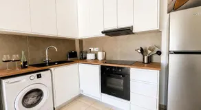 Modern Apartment near Coral Bay Pool & Fast WiFi - Image 2