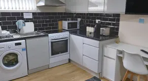 Lovely studio-flat with free parking, free WiFi. - Image 4
