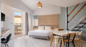 Alexia Beach Hotel - Image 2