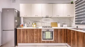 Spacious 3BR Flat, Equipped Kitchen, Pool Table - Image 4