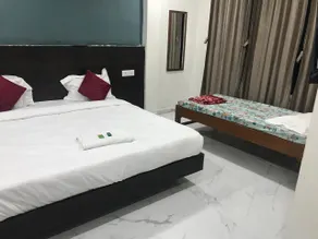 Hotel Madhav Palace - Image 3