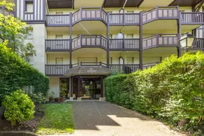 Apartment with parking and balcony near the beach - Image 3