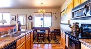 Elegant Cottage with Wonderful Views near FH Lake - Image 3