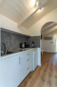 Alamis Hotel & Apartments - Image 2