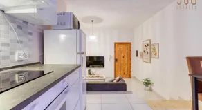 Cosy 1BR Home in the Heart of St Julians with WiFi - Image 3