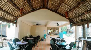 Pescador View Beachfront and Extension by the Ocean Hostels & Restaurant Moalboal - Image 4