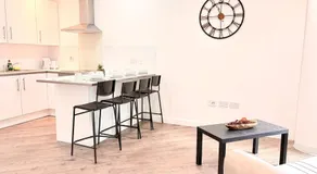 Bluebird Suites Croydon - Image 5