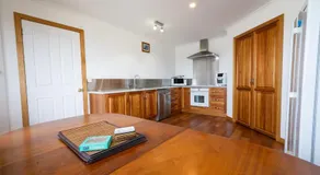 St Helens On The Bay Apartments - Image 2