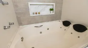 BM Hotel - Image 5