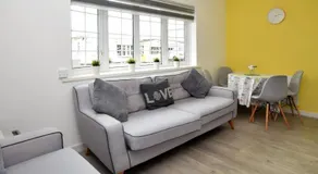 2 Bed in Swansea oc-88744 - Image 2