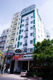 ONE HOTEL - Image 2