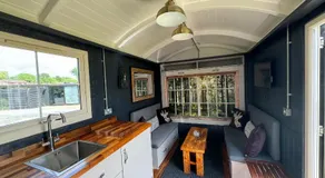 Lake View Retreats - Image 4