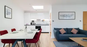 PREMIER SUITES Edinburgh Fountain Court - Image 2