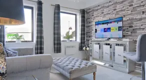 Luxury one bed Apartment - Image 2