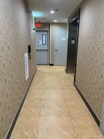 Gwb Hotel - Image 2