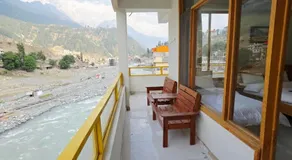 Beach Resort - Image 3
