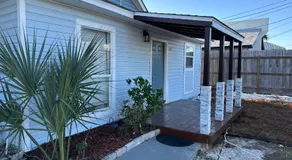 Beachside Bliss - Breakfast, Walk to Schooners, Sleeps 15, Fenced Privacy - Image 5