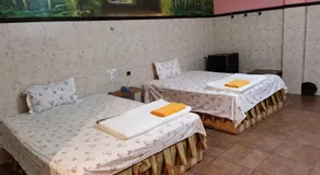 Red lantern guest house - Image 2