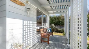 Hilltop Cottage - Beachside Escape with Fireplace - Image 5