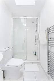 City Center Camden Market Budget Apartment and Rooms - Image 5