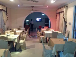 His Royal Vico Hotel - Image 5