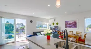 Entire Private House with Balcony Views, 10-mins to San Diego Gaslamp, Downtown, 3 Bedrooms 3 Bathrooms, Available Now - Image 2