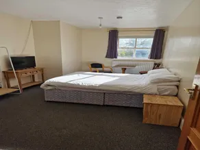 Standard Twin Room - Image 2