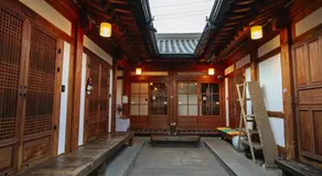 Jeonju Hanok village Deoksugung - Image 4